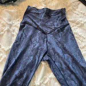 Aerie Offline Blue Snakeskin leggings